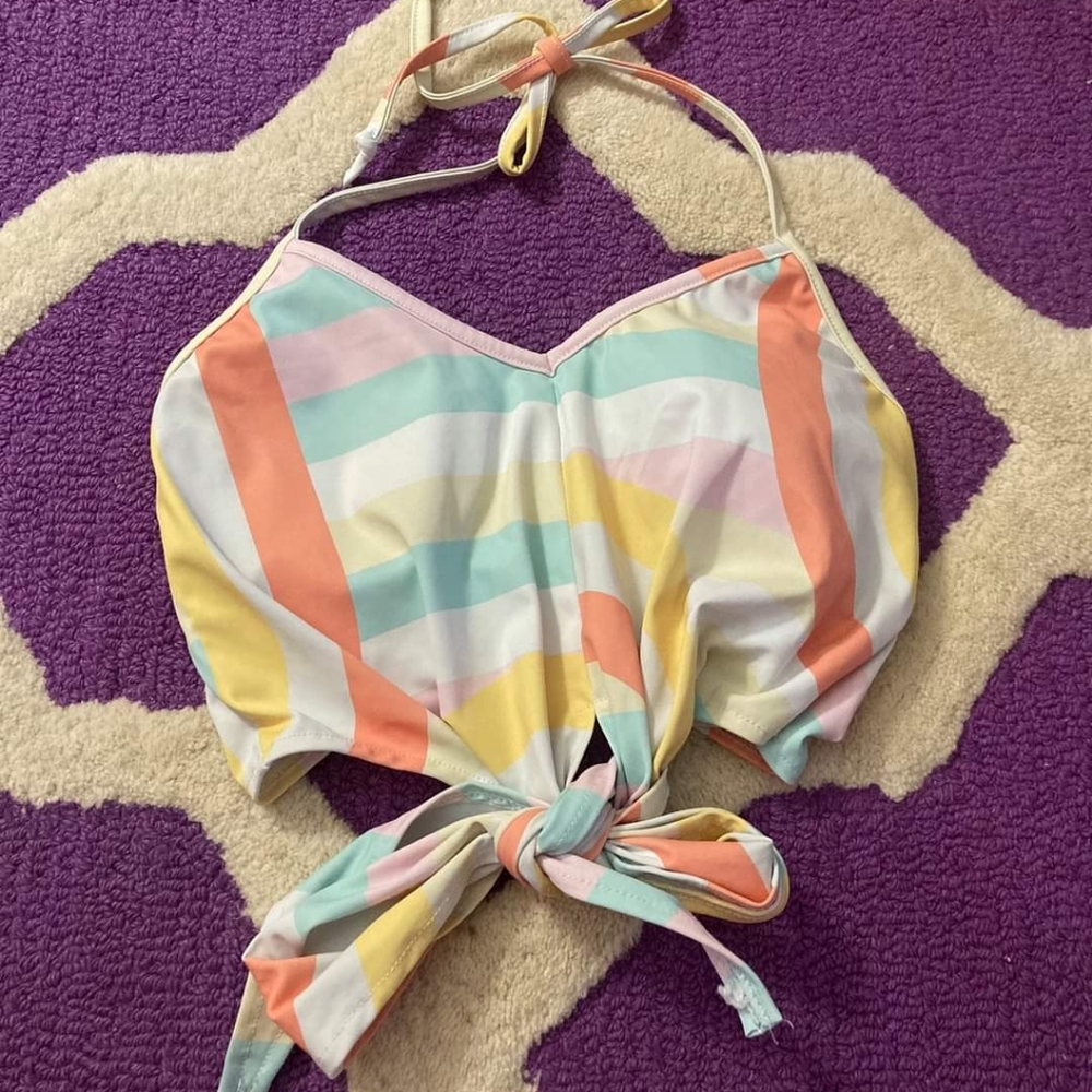 ISO this Kortni Jeane top in size medium!!